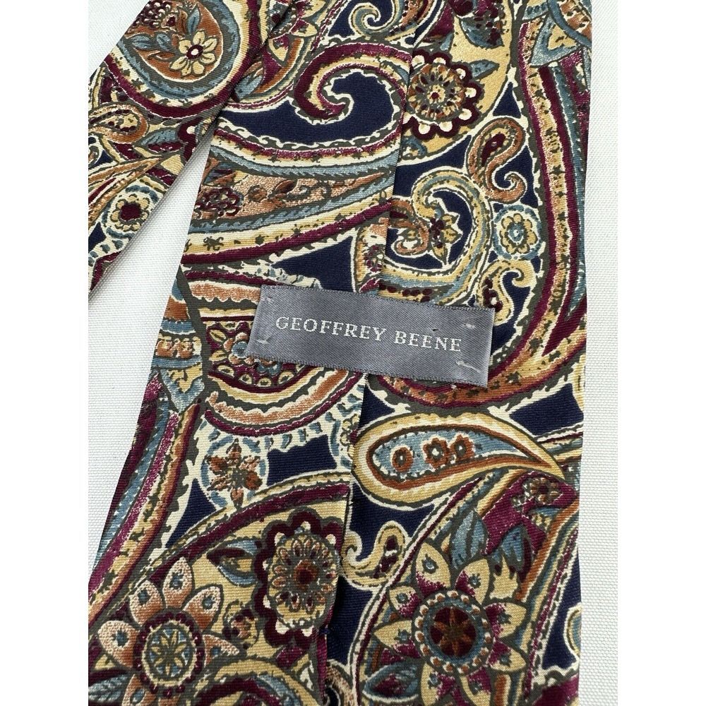 Geoffrey Beene Men's Necktie‎ Tie Silk Tan Red Blue Brown Cream Paisley Print
